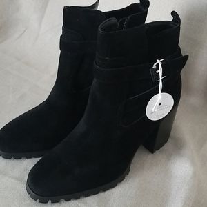 BLACK BOOTS WOMEN